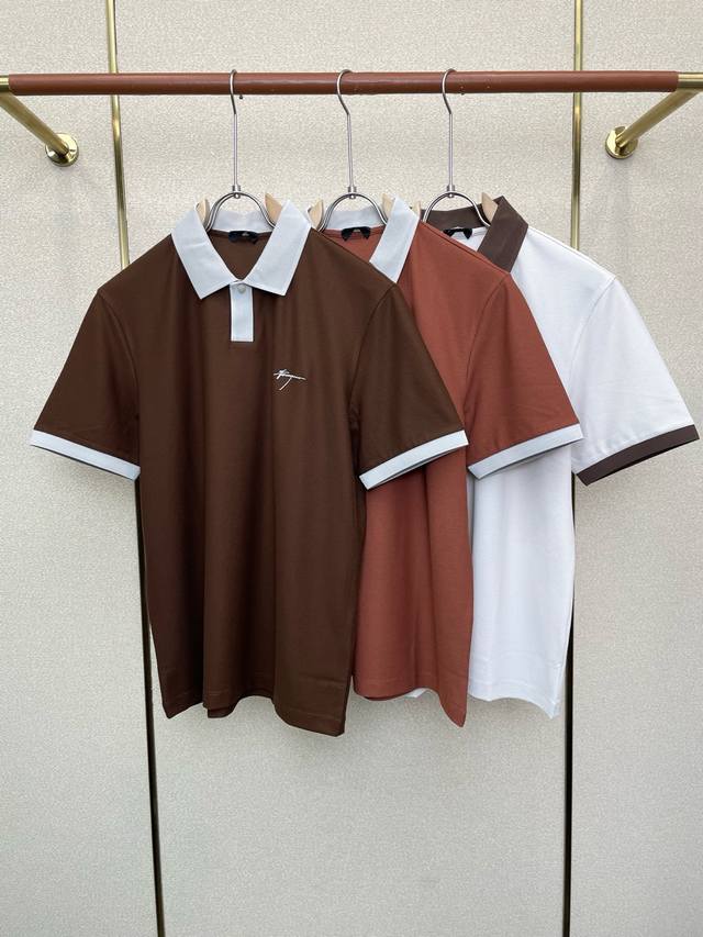 Ferragamo菲拉格慕砸锅卖铁都要上的新款春夏新款原单男士休闲短袖。高端定制 高版本 时尚百搭爆款原版进口面料 Logo图案设计 手感超柔软细腻 穿着亲肤舒