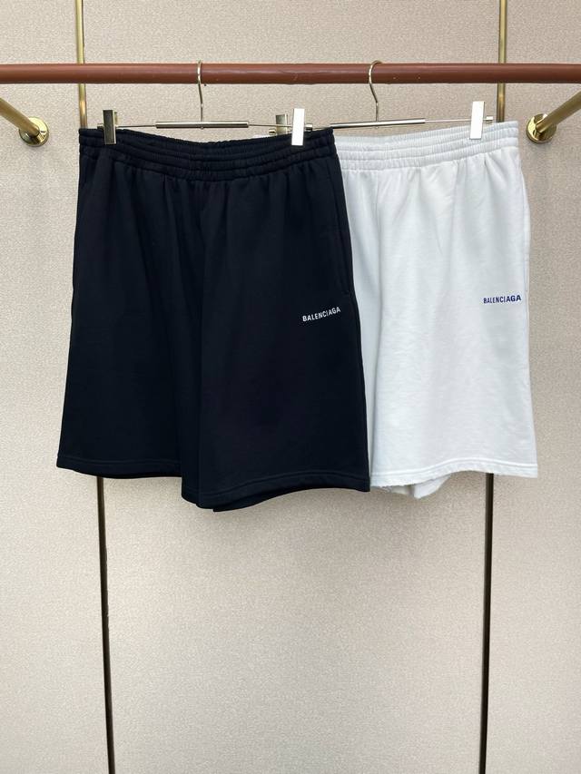 Balenciaga巴黎世家砸锅卖铁都要上的新款新款休闲短裤 松紧腰休闲短裤 高端版本！专柜定制面料 透气舒适度高，细节无可挑剔，品牌元素设计理念，体现高品质。