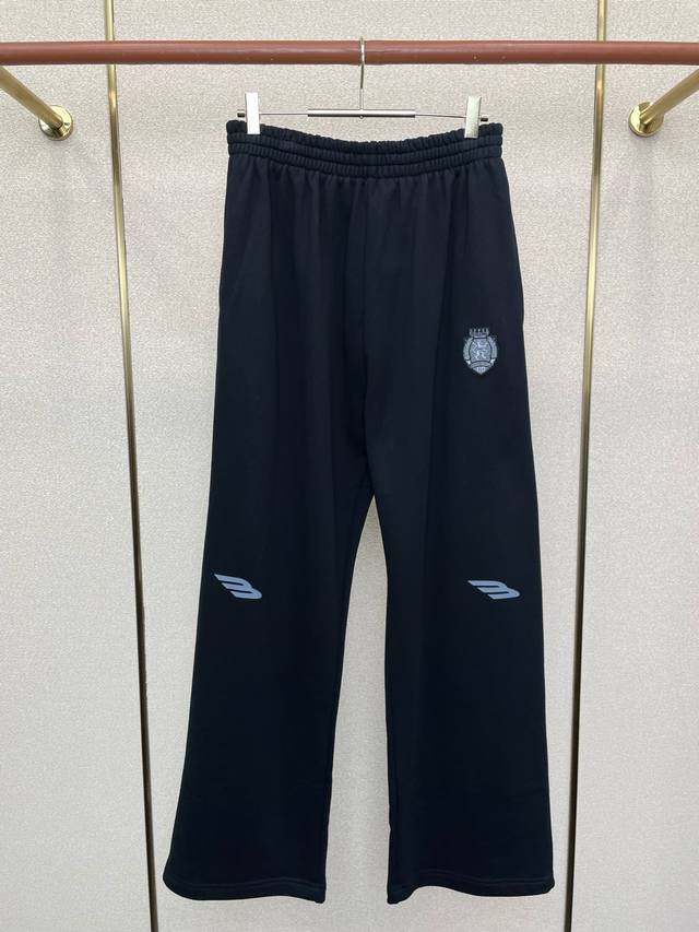 Balenciaga巴黎世家砸锅卖铁都要上的新款新款 休闲裤 字母刺绣松紧腰休闲裤 高端版本！专柜定制面料 透气舒适度高，细节无可挑剔，品牌元素设计理念，体现高
