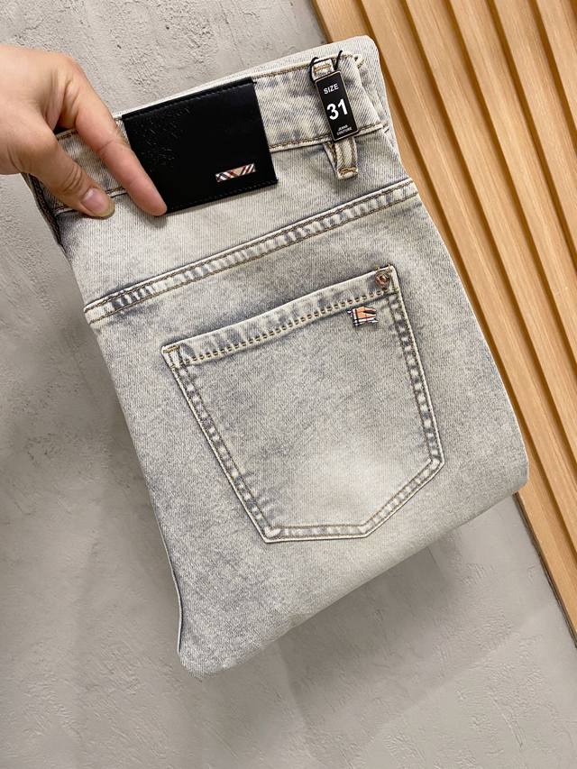 Tu Burberry巴宝莉高端定制、区分通货。2026春夏最新款直筒牛仔裤 柜台同步发售 原版定制 客供定制五金辅料 原单品质 进口牛仔面料 重工洗水 做工走