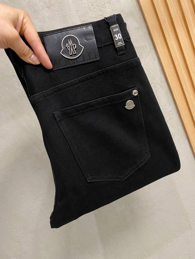 Tu Moncler蒙口高端定制、区分通货。2026春夏最新款直筒牛仔裤 柜台同步发售 原版定制 客供定制五金辅料 原单品质 进口牛仔面料 重工洗水 做工走线精