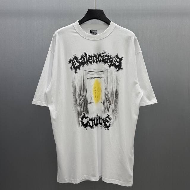 巴黎 Balenciaga Couture 素白暗影素描t恤size : S-Lbalenciaga Couture 双生艺术t恤，素白款借纯白画布，灰黑素描帘