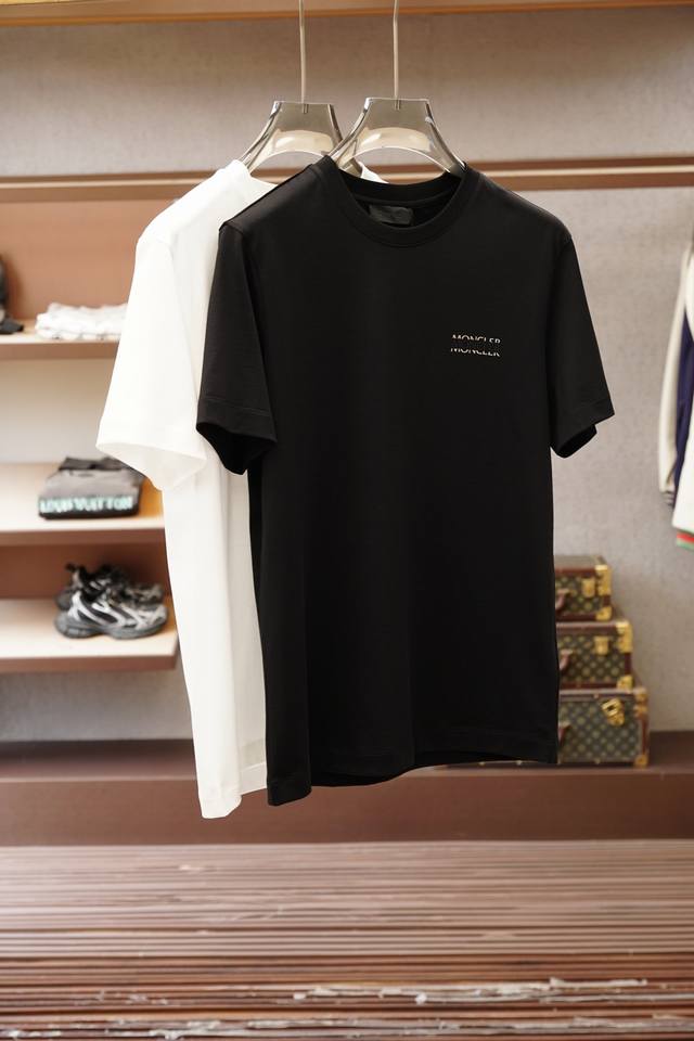 Moncler 2026 Spring Summer Short-Sleeve T-Shirt. This Moncler short-sleeve t-shi