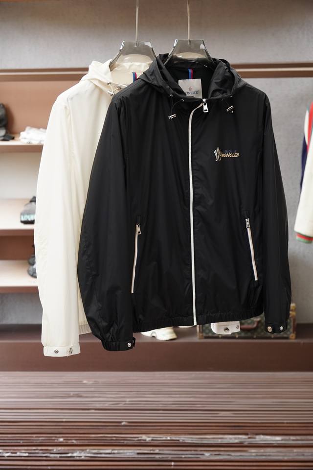 蒙口- 2026 Ss新品火爆上市质量工艺设计剪裁16843Mcs136790001 26夹克 甄选定制高端夹克 兼具柔软亲肤与抗皱质感 具有挺阔性 日常穿着舒