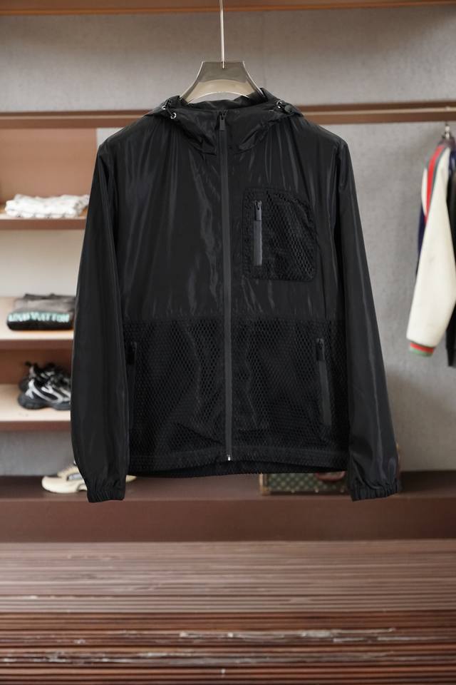 Fendi芬迪 2026 Ss Fd 小怪兽春夏外套 Collection｜都市精英系列｜高密纤维加棉混纺，轻质涂层疏水，同时带来顺滑垂坠的穿着体验，微弹延展的