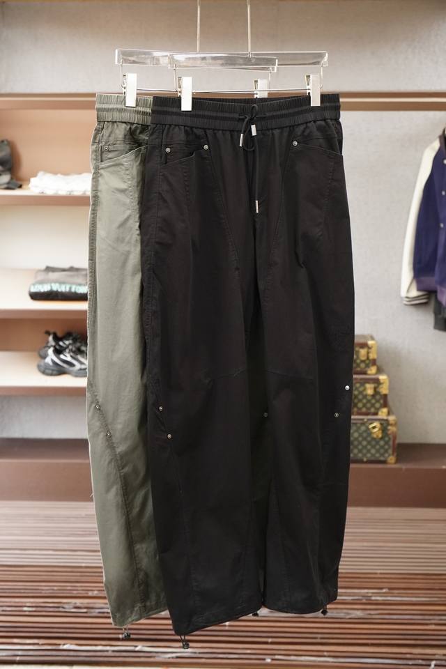 克罗心 2026早春休闲弯刀裤细，潮流必备，码数m-3Xl，进口超细超薄聚酯纤维氨纶质感格外透气舒适。采用简约修身版型，令腿部线条更显修长，是契合现代休闲衣橱的