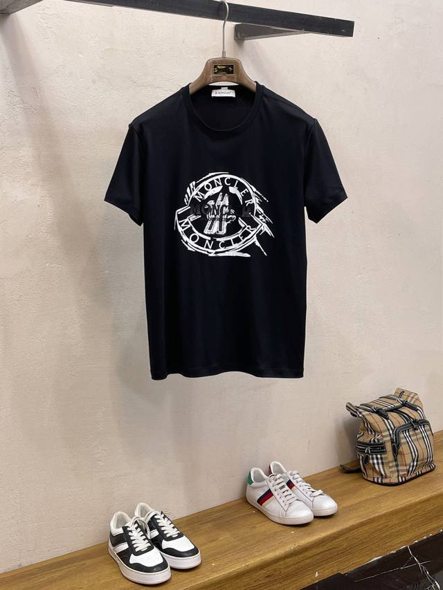 新品 蒙口 圆领 短袖，香港洋行渠道货，高端葡萄牙代工出品，26 早夏 新品，经典王牌主打单品！客供高支弹力针织100%液氨空气层面料,平整匀称的针织轻薄清爽,