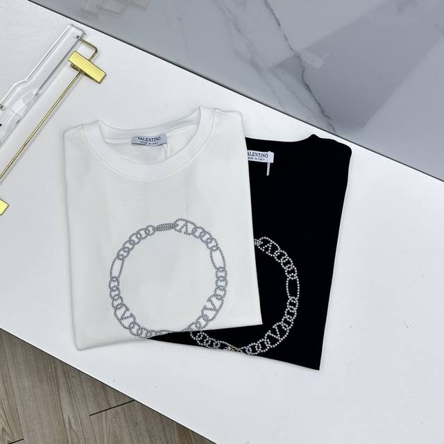 Valentino 2026 Spring Summer New Short-Sleeve T-Shirt, same style as the officia Valentino 2026 Spring Summer New Short-Sleeve T-Shirt, same style as the officia