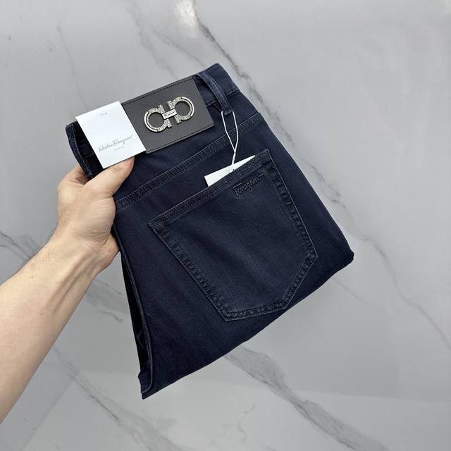 Ferragamo high-end custom-made 2026 early spring new denim jeans, available in s Ferragamo high-end custom-made 2026 early spring new denim jeans, available in s