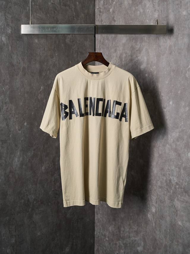 Real-life hanging photo of Balenciaga ripped letter crew neck short-sleeved t-sh Real-life hanging photo of Balenciaga ripped letter crew neck short-sleeved t-sh