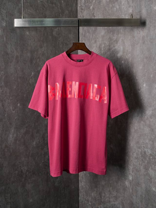 Real-life hanging photo of Balenciaga ripped letter crew neck short-sleeved T-sh Real-life hanging photo of Balenciaga ripped letter crew neck short-sleeved T-sh
