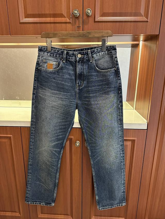Louis Vuitton's latest 2026 Spring Summer straight-leg jeans, made with custom-s Louis Vuitton's latest 2026 Spring Summer straight-leg jeans, made with custom-s