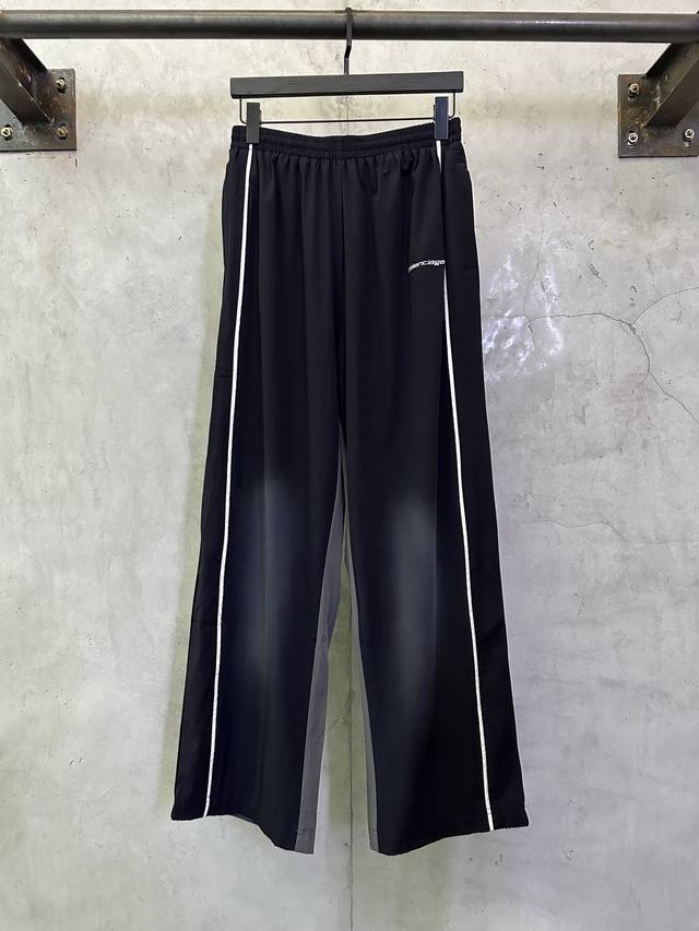 Balenciaga 25Fw color-blocked windbreaker pants. Fabric: Patchwork of different Balenciaga 25Fw color-blocked windbreaker pants. Fabric: Patchwork of different