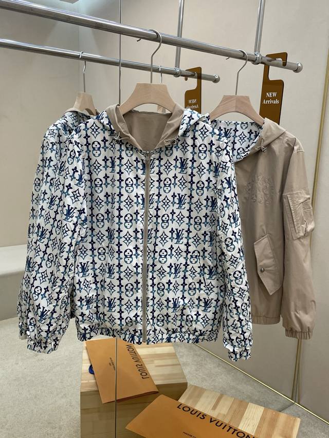 Featured item: LV's new reversible jacquard windproof jacket. This reversible wi Featured item: LV's new reversible jacquard windproof jacket. This reversible wi