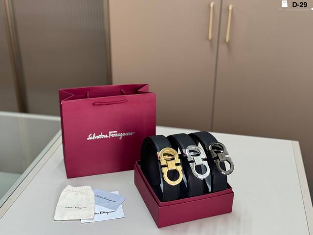 D-29 Ferragamo Men's Figure-Eight Buckle Leather Belt, made of top-grain cowhide