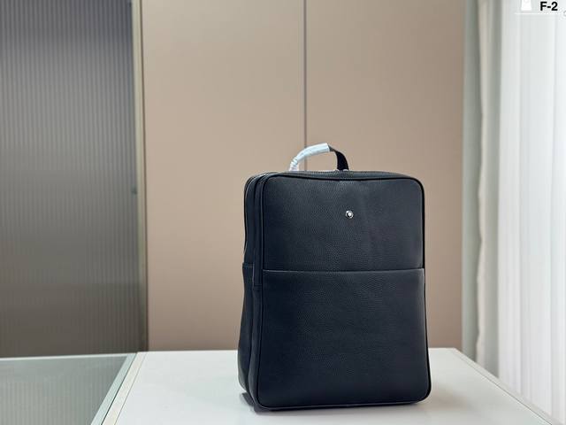 F2 Montblanc leather backpack, 29x36 cm. Made of top-grain cowhide, it boasts a