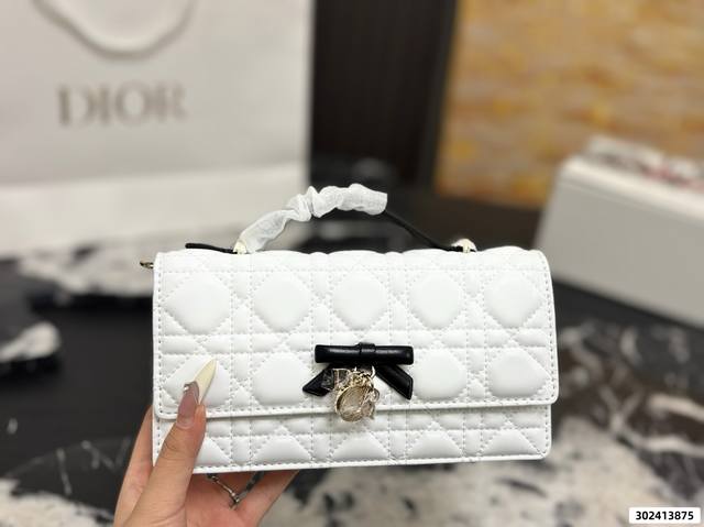 New Dior Miss Dior Top Handle chain bag from the boutique, comes with gift box.