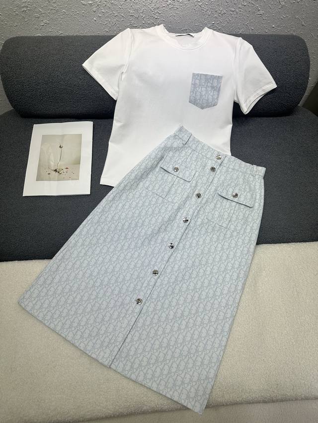 Dior 2026 Summer New Arrival Set: Crew Neck Short-Sleeve T-Shirt, Long Skirt. Th