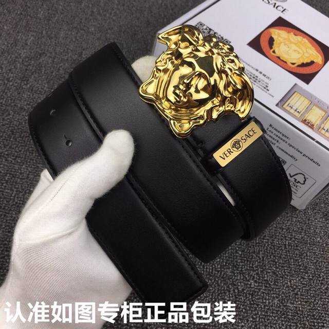 品牌：Versace.范思哲 型号：原单！请认准如图专柜包装等级：意大利进口百分百头层牛皮，范思哲.Versace，世界著名奢侈品品牌，美人头经典之作，进口头层