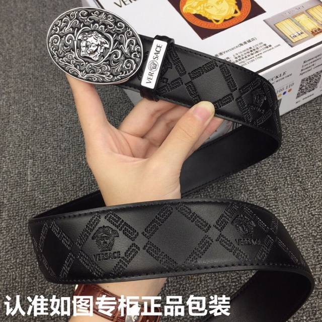 品牌：Versace.范思哲 型号：原单！请认准如图专柜包装等级：意大利进口百分百头层牛皮，范思哲.Versace，世界著名奢侈品品牌，美人头经典之作，进口头层
