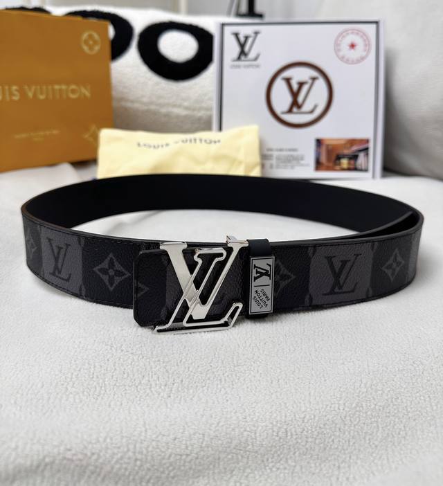 Belt: Louis Vuitton top-grade replica. Belt: 100% top-grain cowhide, guaranteed Belt: Louis Vuitton top-grade replica. Belt: 100% top-grain cowhide, guaranteed