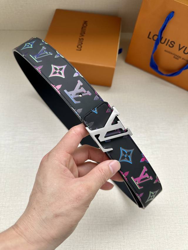 LV Light reversible belt incorporates the season's Monogram Spotlight theme, giv