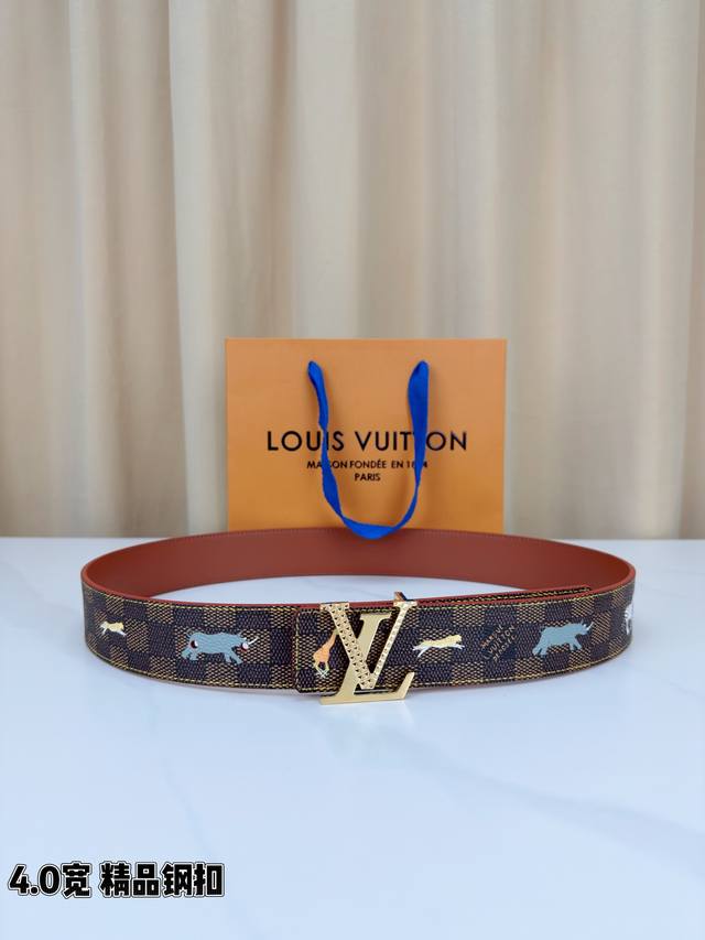 4.0 wide premium buckle, LV luxury belt. The deep brown check canvas interwoven