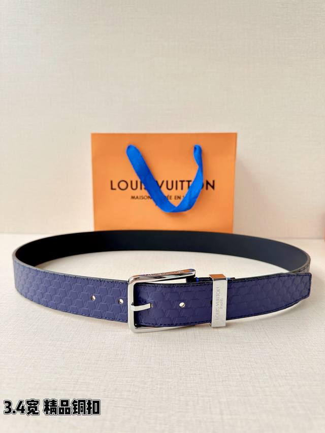 The 3.4-width Louis Vuitton Aerogram single-sided pebbled leather belt features