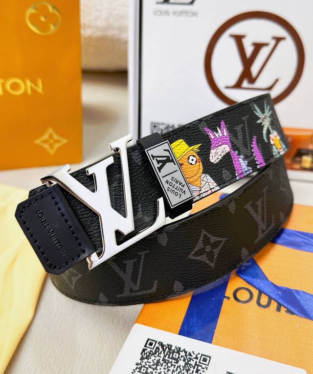 皮带：Lv..路易..顶级原单复刻. 腰带：百分百头层牛皮，保证真皮。贴皮工艺24K纯钢扣涂鸦彩绘图案艺术双面可用专柜同等质量， 送人自用首选包装： 请认准如图