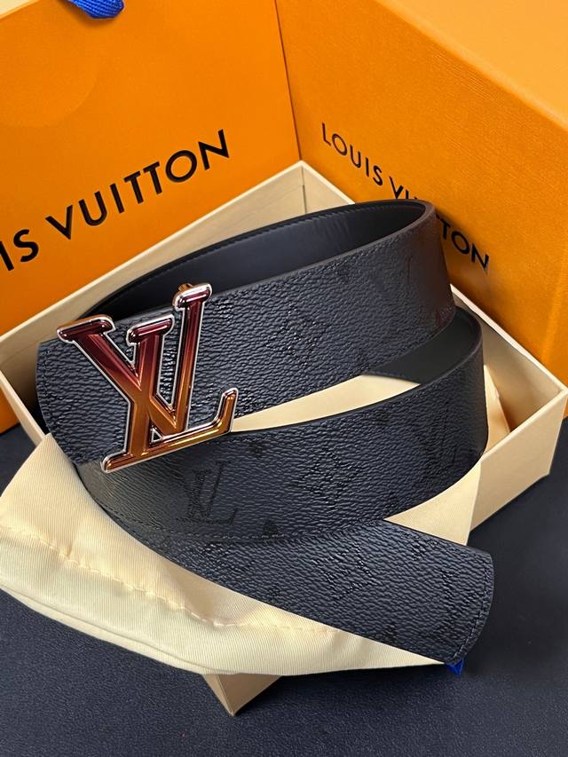 New Seasonal Style: Two-way belt design. One side features a matte grey floral p