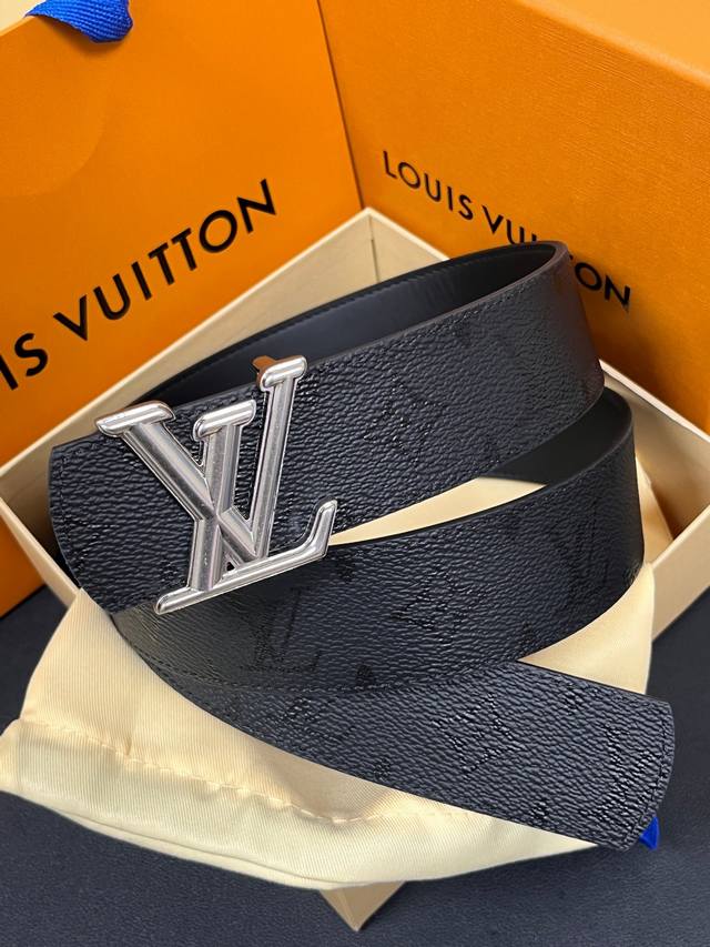 New Seasonal Style: Two-way belt design. One side features a matte grey floral p