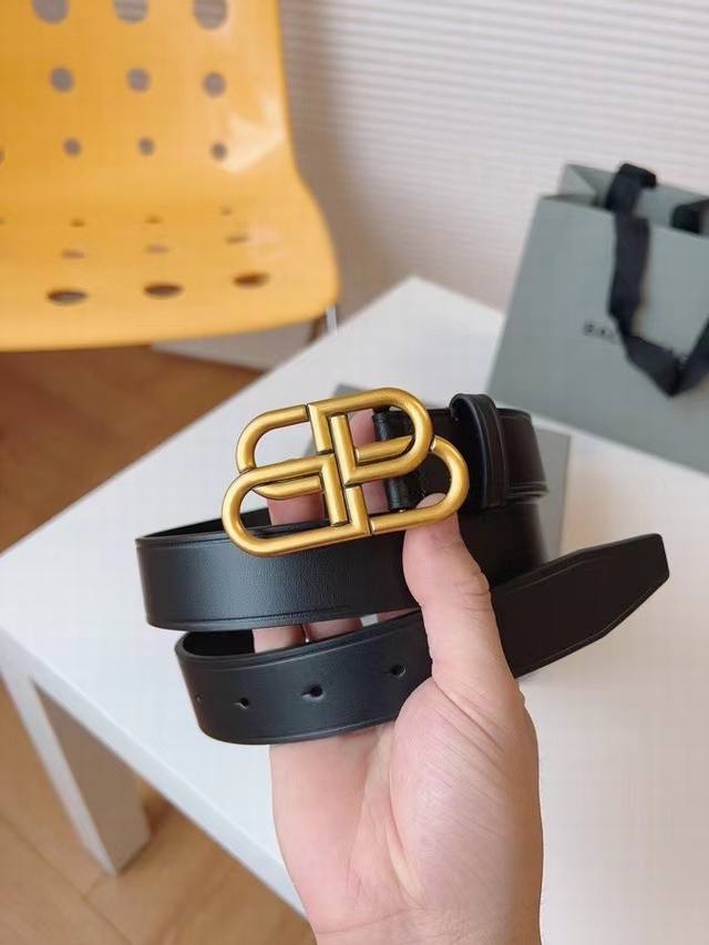 Balenciaga Women's Belt, double-sided imported calfskin with vintage brass buckl