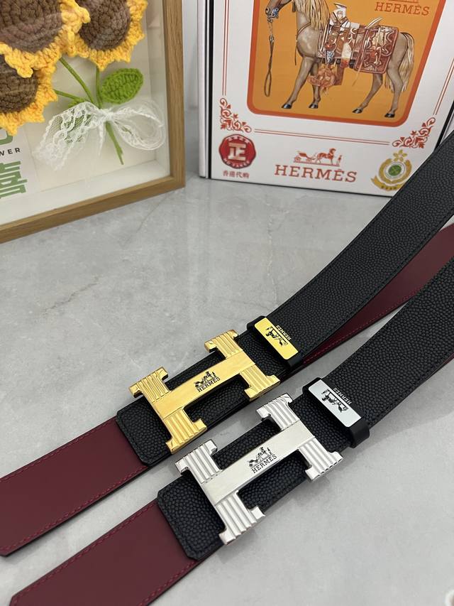 品名：Versace.范思哲 材质：原单牛皮腰带 百分百头层牛皮腰带保证真皮，24K纯钢扣，专柜原单品质、做工精细，时尚大牌，送人自用首选包装： 请认准如图专柜