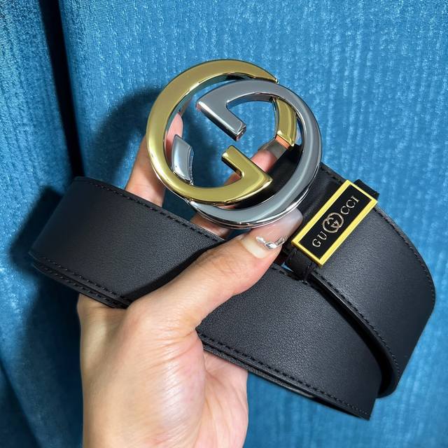 皮带：古奇.Gu...Cci原单 腰带：百分百头层牛皮，保证真皮，24K镶钻纯钢扣双面可用专柜同等质量， 送人自用首选包装： 请认准如图专柜全套礼盒包装，赠送打