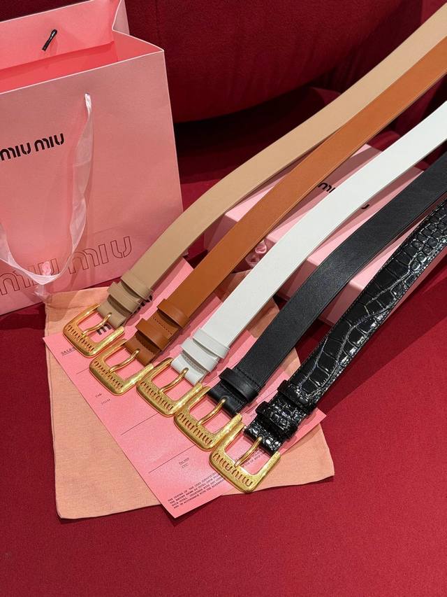 This new Miu Miu leather belt is the perfect choice to elevate your chic style.