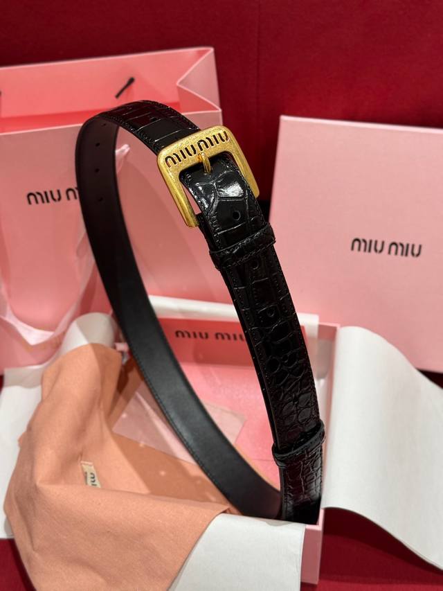 This new Miu Miu leather belt is the perfect choice to elevate your chic style.