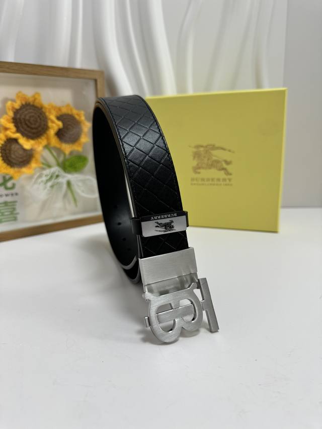 Product Name: Burberry Original Belt Material: 100% Top Layer Cowhide Leather Be Product Name: Burberry Original Belt Material: 100% Top Layer Cowhide Leather Be