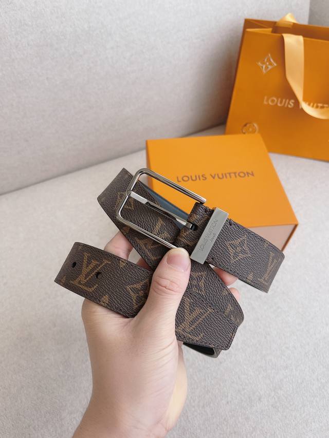 Comes with a full gift box. A brand new entry-level LV style, enriching the canv Comes with a full gift box. A brand new entry-level LV style, enriching the canv