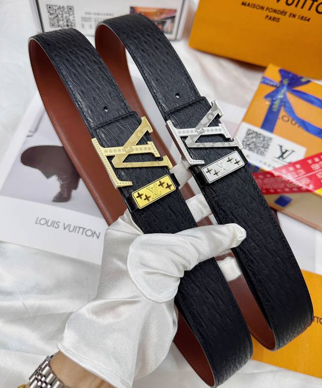 皮带：Lv..路易..威登顶级复刻. 腰带：原单品质百分百头层牛皮，保证真皮。雕花镂空工艺.真空电镀.永不掉色.24K纯钢扣头层小牛皮荔枝纹双面两用专柜同等质量