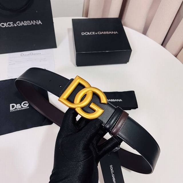 Dolce & Gabbana Black Brown Reversible Calfskin Belt, cleverly designed for reve