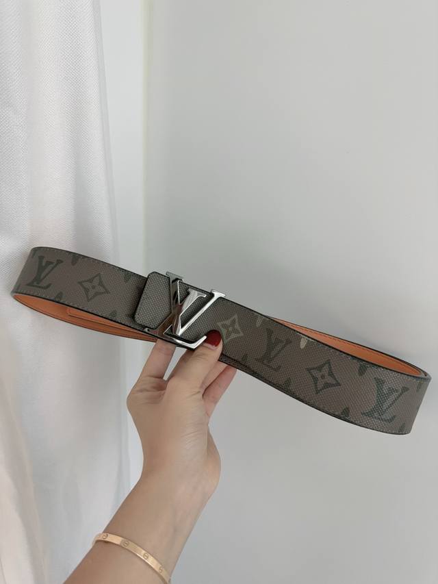 Dimension Monogram Heritage 40mm Reversible Belt. Wearing the Dimension Monogram