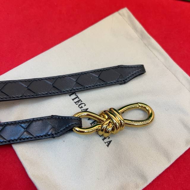 2015026 Woven Andiano belt, handmade, featuring an Intreccio large checkered pat