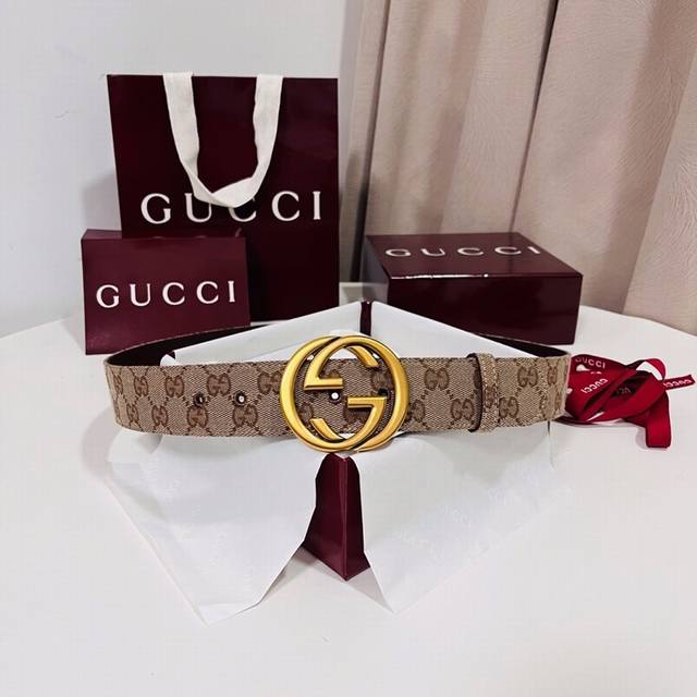 The new Spring Summer 2026 collection is now available. The men's belt collectio