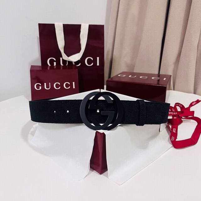 The new Spring Summer 2026 collection is now available. The men's belt collectio