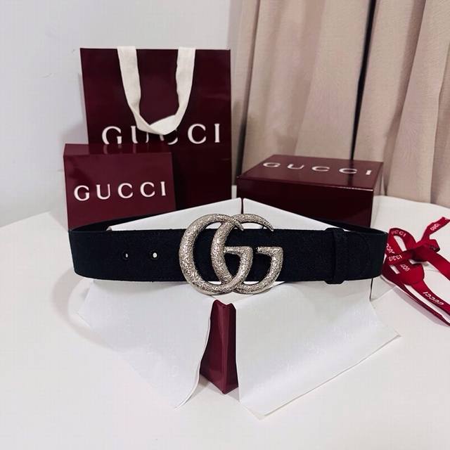 The new Spring Summer 2026 collection is now available. The men's belt collectio