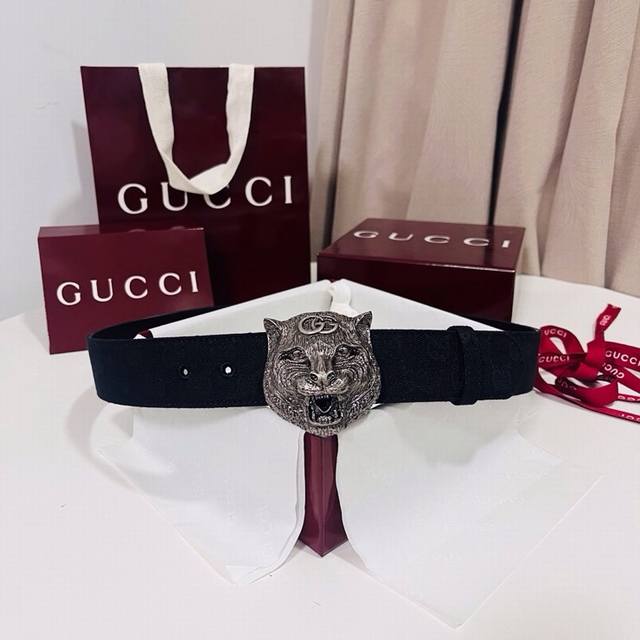 The new Spring Summer 2026 collection is now available. The men's belt collectio