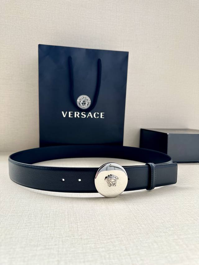 Width 4.0Cm This Versace soft leather belt features a 3D Medusa buckle and can b