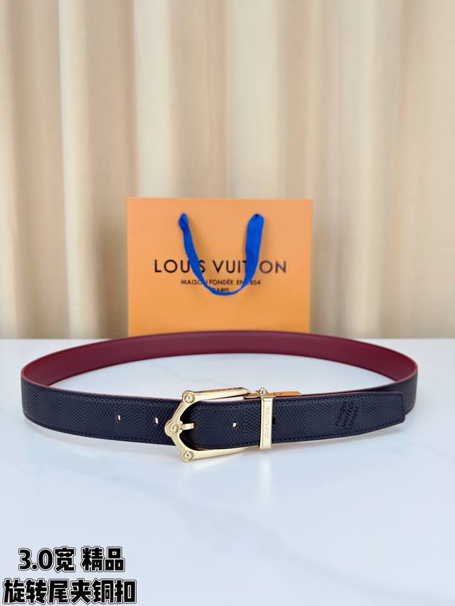 3.0 wide Frog reversible belt combines modern elements with elegant details, ach