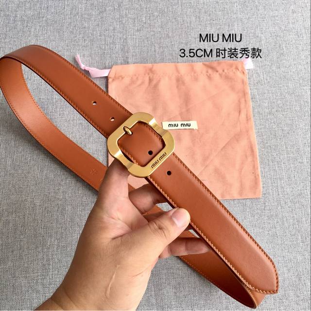Miu Miu original stock, a popular item sold in boutiques. Thank you for the cust Miu Miu original stock, a popular item sold in boutiques. Thank you for the cust