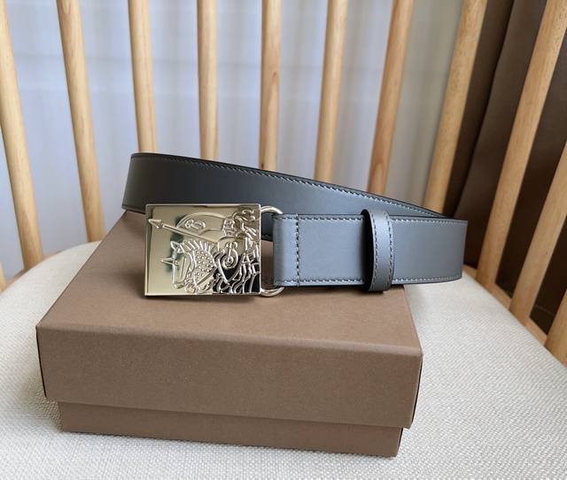Burberry new arrival, equestrian badge with contrasting topstitching details, cl Burberry new arrival, equestrian badge with contrasting topstitching details, cl